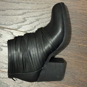 NWOT Clarks Spye Celeste Ankle-High Leather Bootie Size 7.5